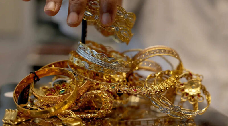 Govt withdraws key bank tax benefit on gold, silver and platinum imports